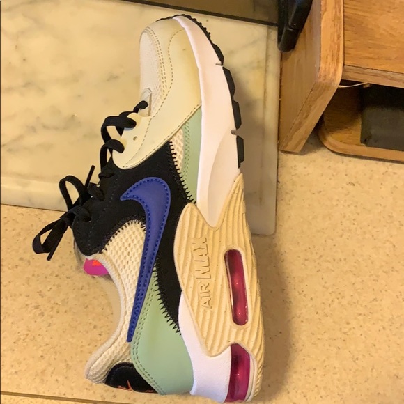 Nike shoes - Picture 8 of 10